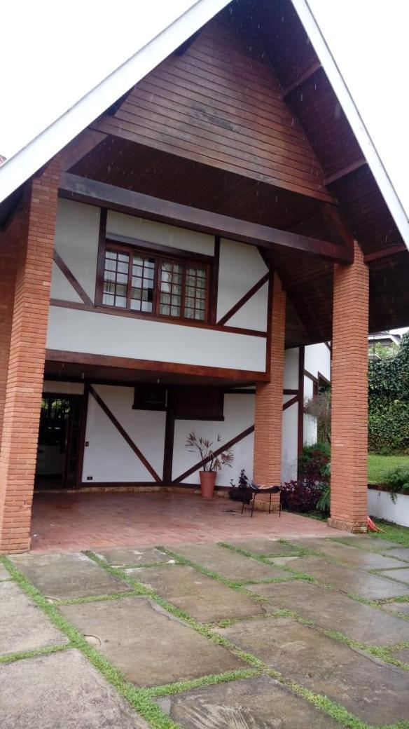 Acomodação com café da manhã  Bella Vista 3*