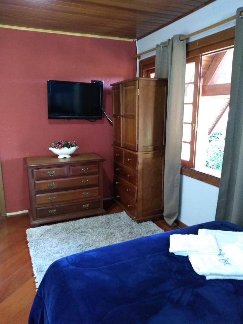 Acomodação com café da manhã  Bella Vista 3*